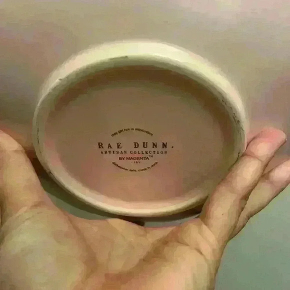 Rae Dunn Hop to sit mixing bowl - Picture 4 of 4